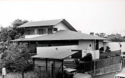 数寄屋風のシンプルな和風住宅