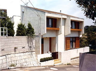 H型プランで独特の外観