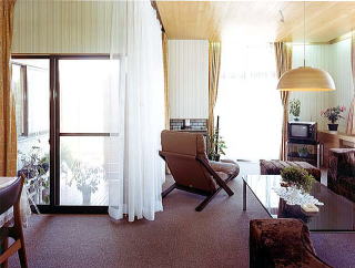 H型プランを活用し建物中央に中庭