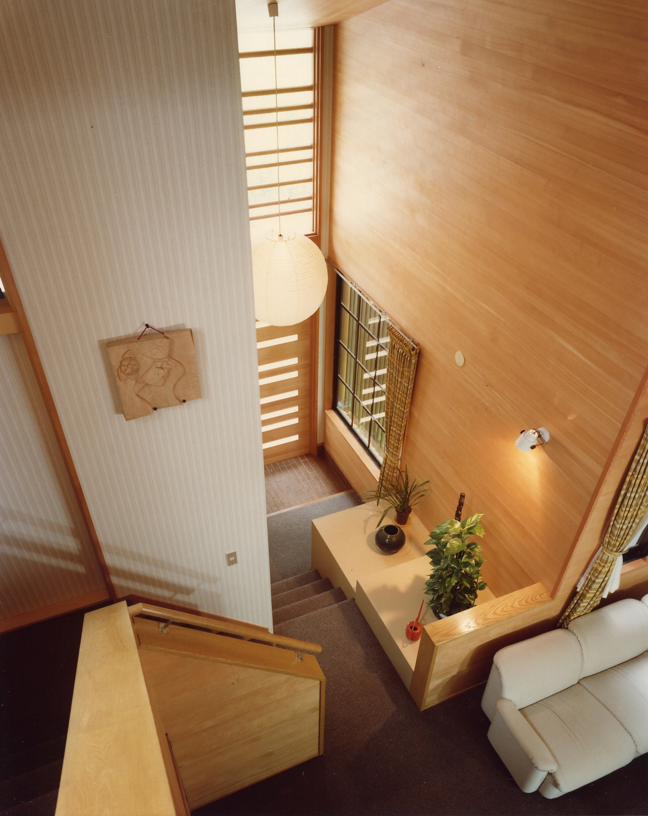 吹き抜けの玄関ホール